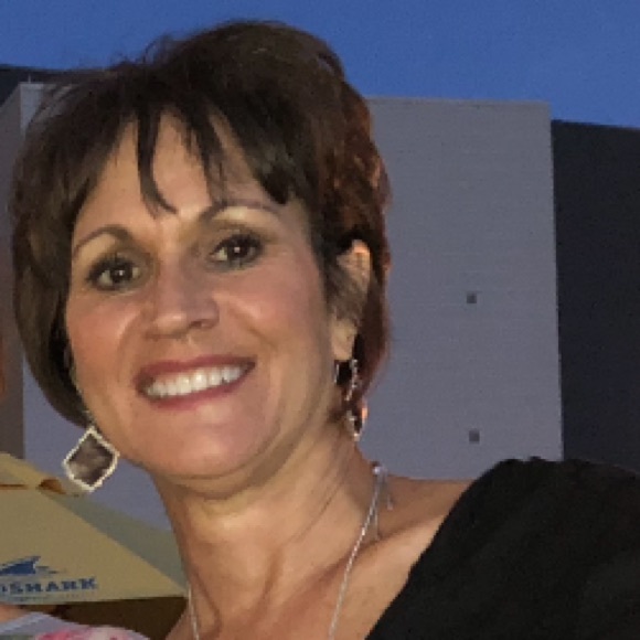 MEET YOUR POSHER - Picture 2 of 3